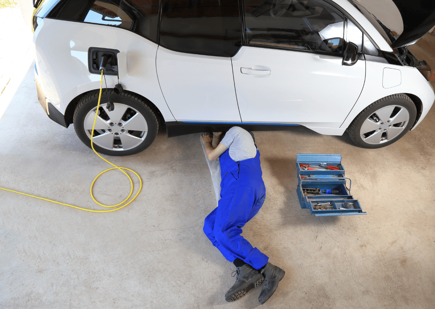 Preparing Your Auto Shop for the Rise of Electric Vehicles in 2024